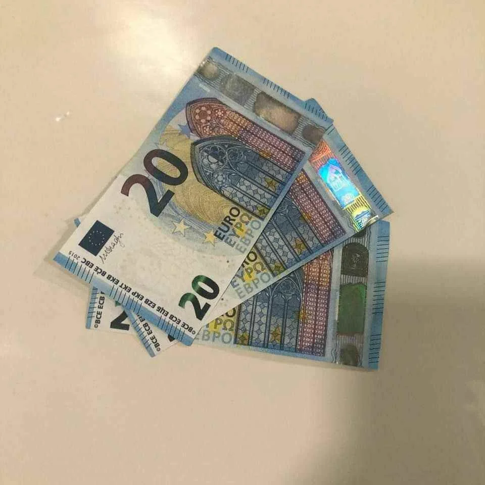 billetes falsos de 20 euros